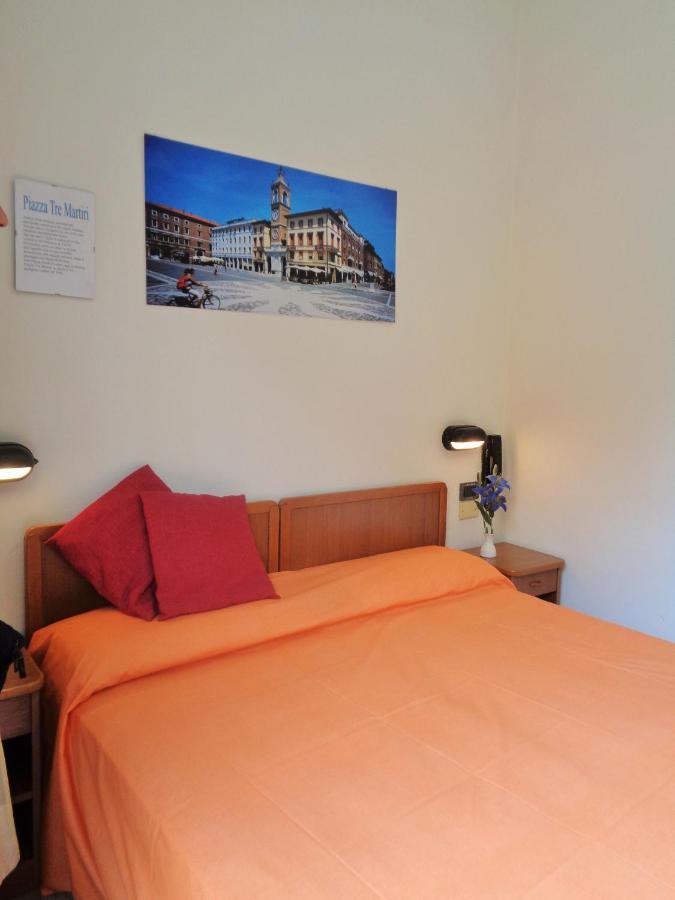 Lariana Hotel 2*